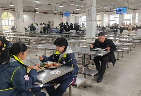 阳光食堂是什么？阳光食堂的核心功能和实施成效