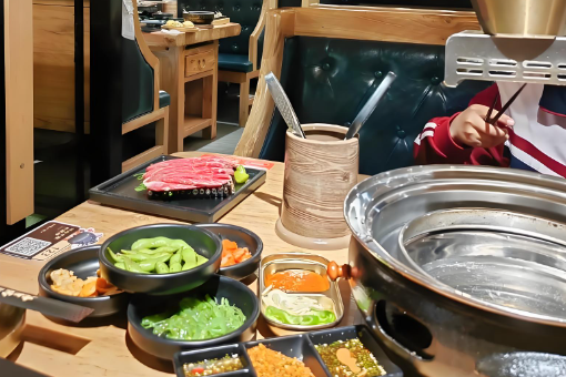 新手开烤肉店全攻略：流程避坑指南